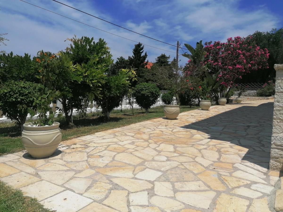 Makis Apartments Arillas  Bagian luar foto